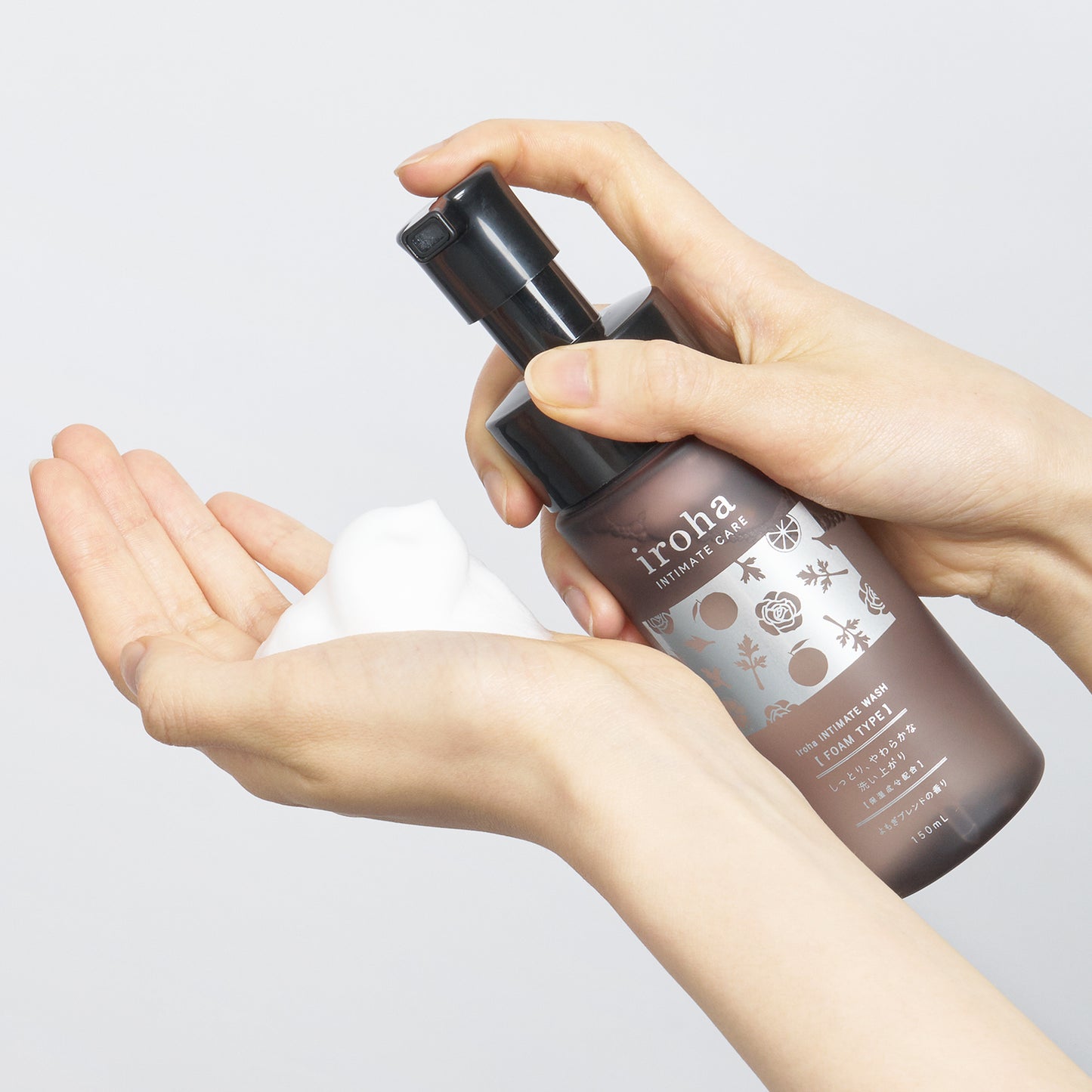 【iroha】INTIMATE WASH FOAM TYPE　よもぎブレンドの香り